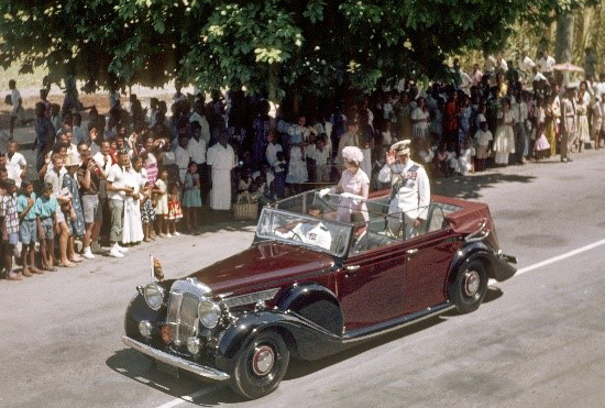 Queen Elizabeth II on Victoria Parade in Suva 